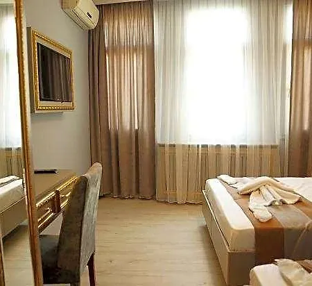 Taksim Maria מלון